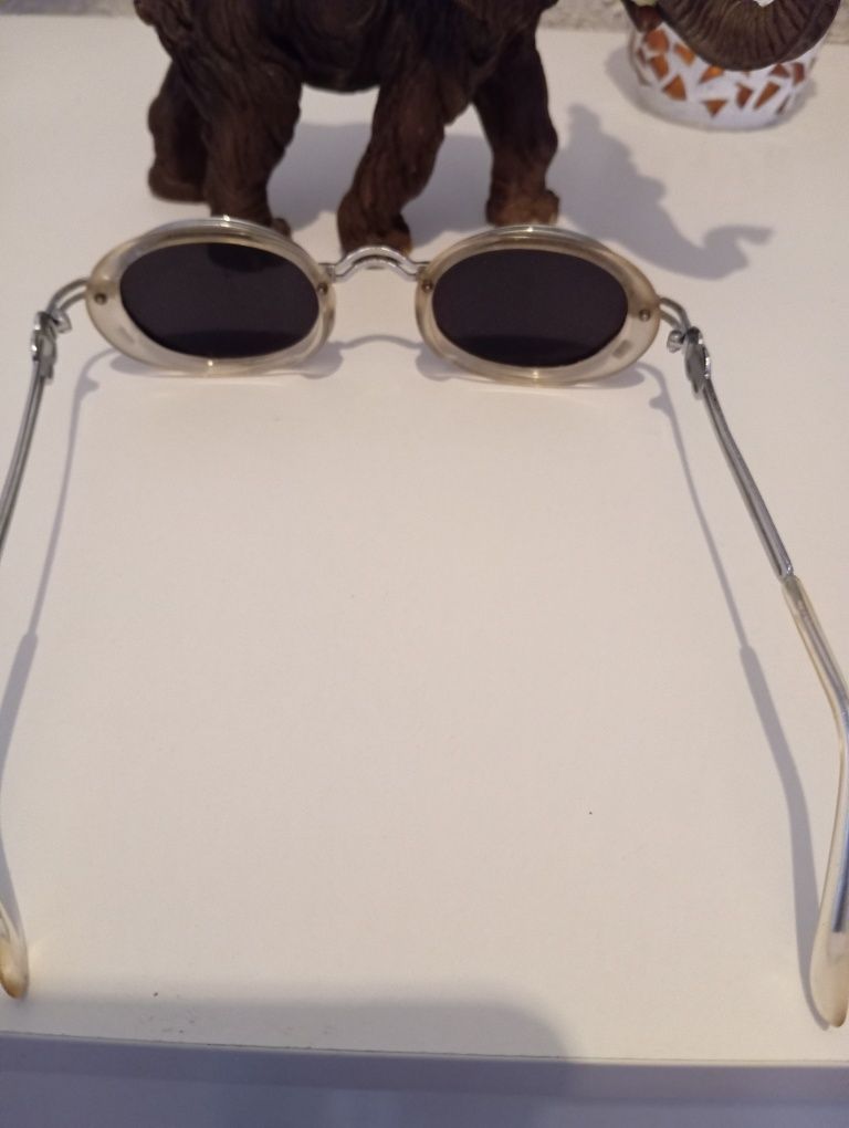 Okulary przeciwsłoneczne vintage