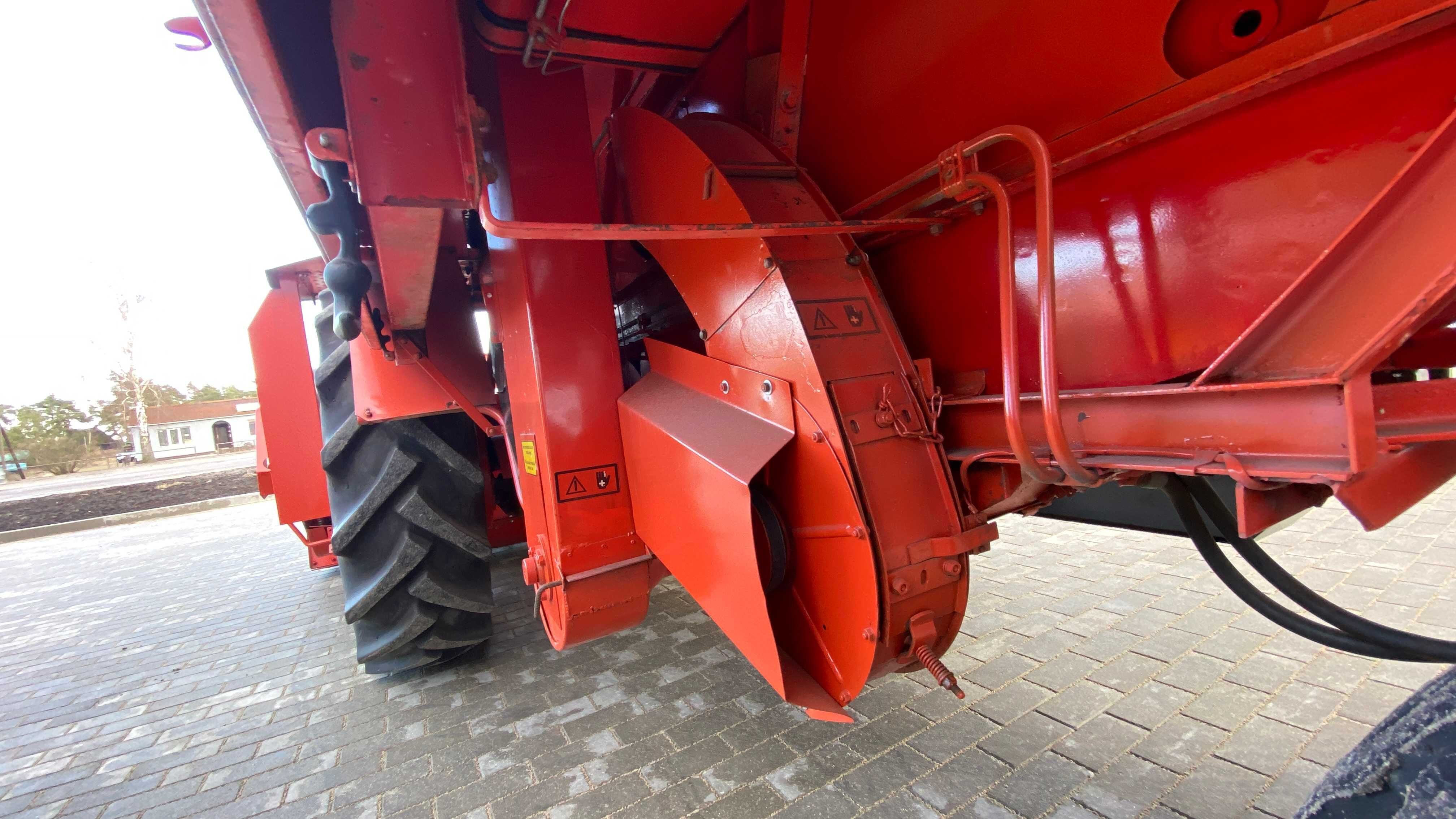 Комбайн Deutz-Fahr M 770 привезений з Європи.