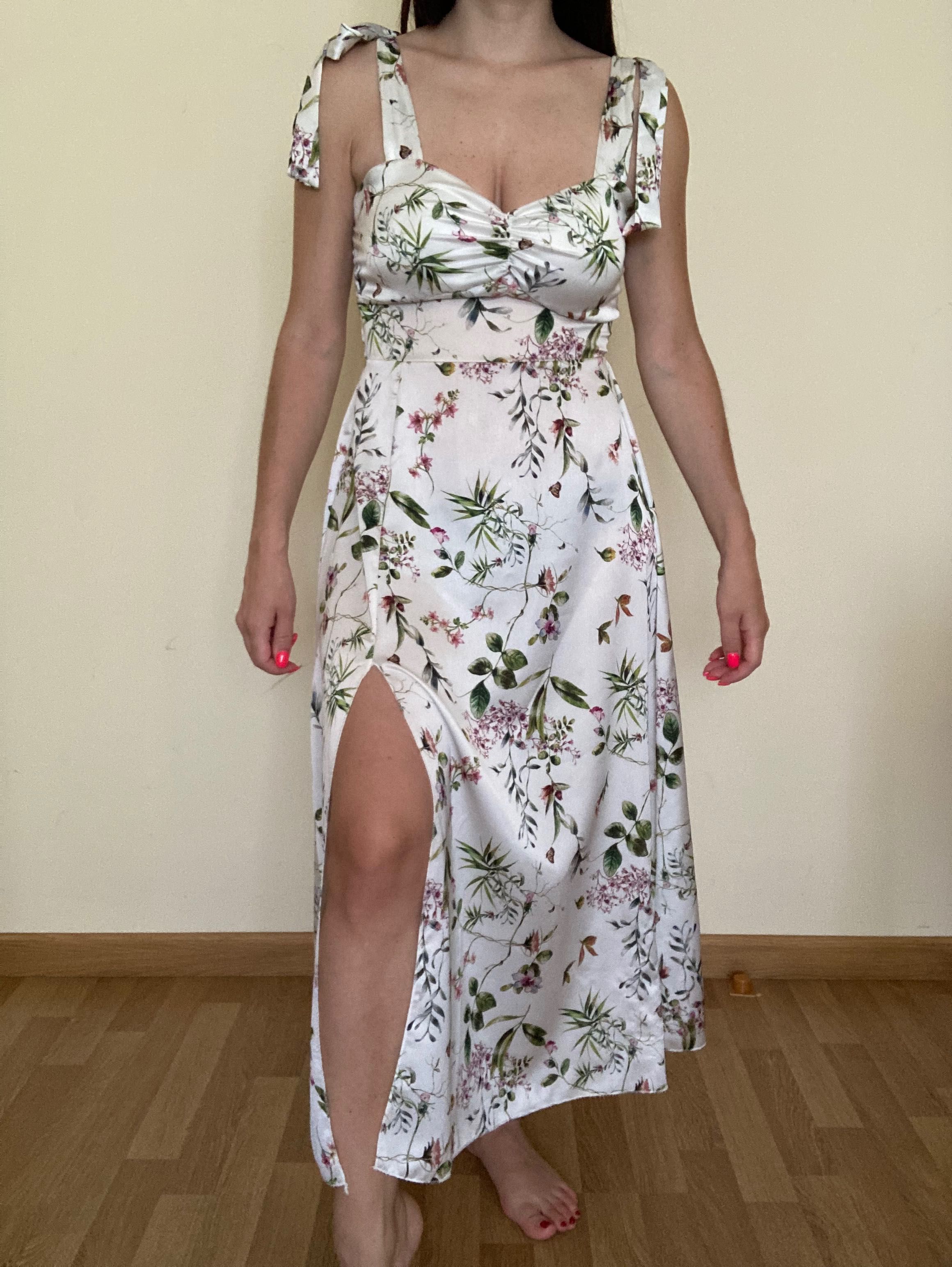 Vendo Vestido Beje com Flores