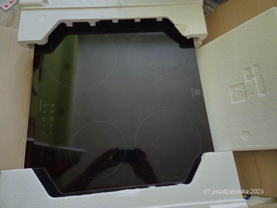 Płyta indukcyjna Electrolux EIT61443B bez żadnej ryski