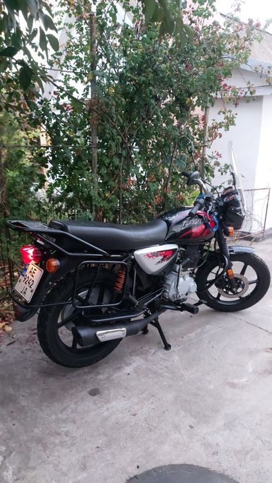 Bajaj boxer 150x