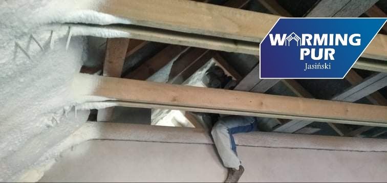 Ocieplania pianką pur poddasza ocieplenie dachu izolacja chlodni
