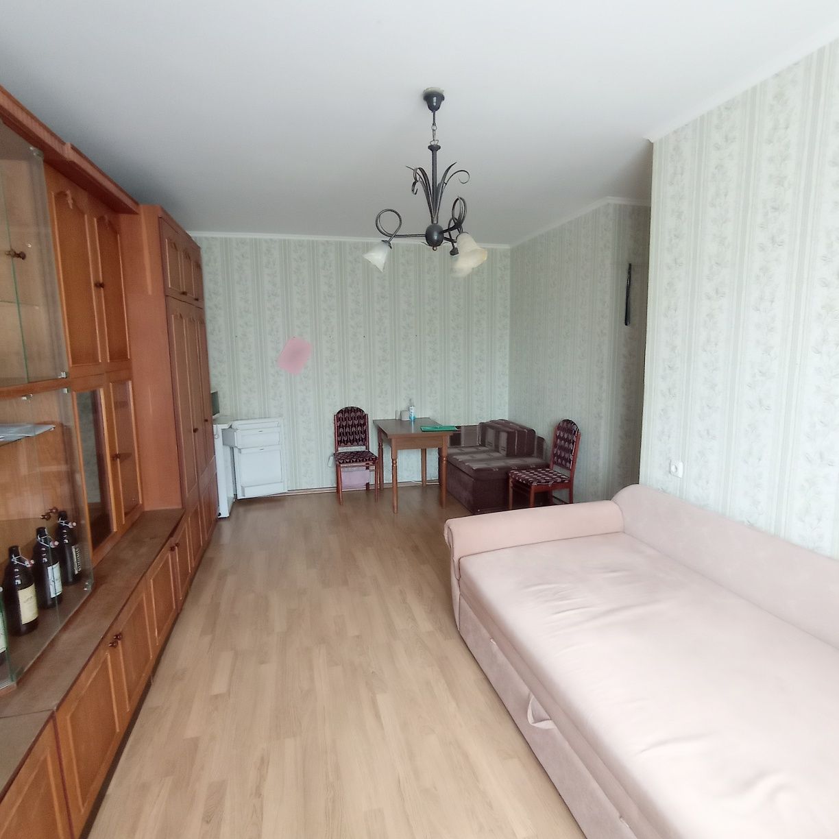 Кімната в блочному гуртожитку 20,2м кВ. Шпалерний
