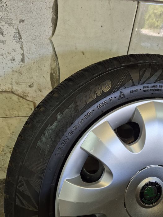 Комплект зимней резины skoda a5 с дисками 185 65 R15 зима