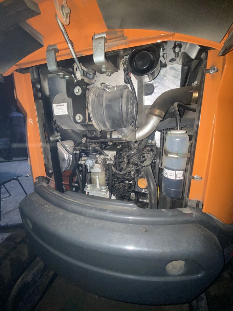 Екскаватор doosan dx 27z
