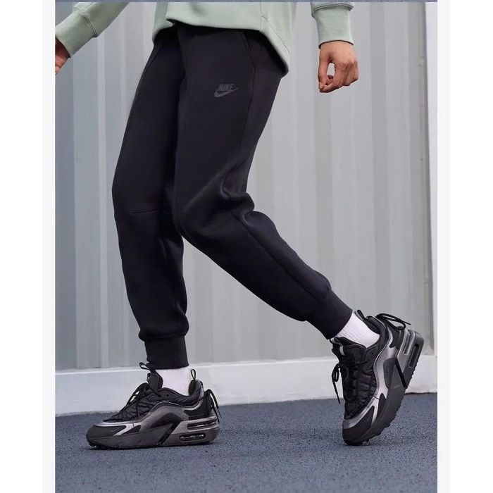 Оригінальні кросівки Кроссовки Nike W Air Max Furiosa HJ4319 (001)