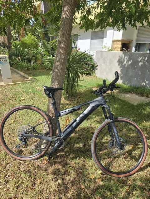 Bicicleta elétrica Topo de Gama - Oportunidade Única