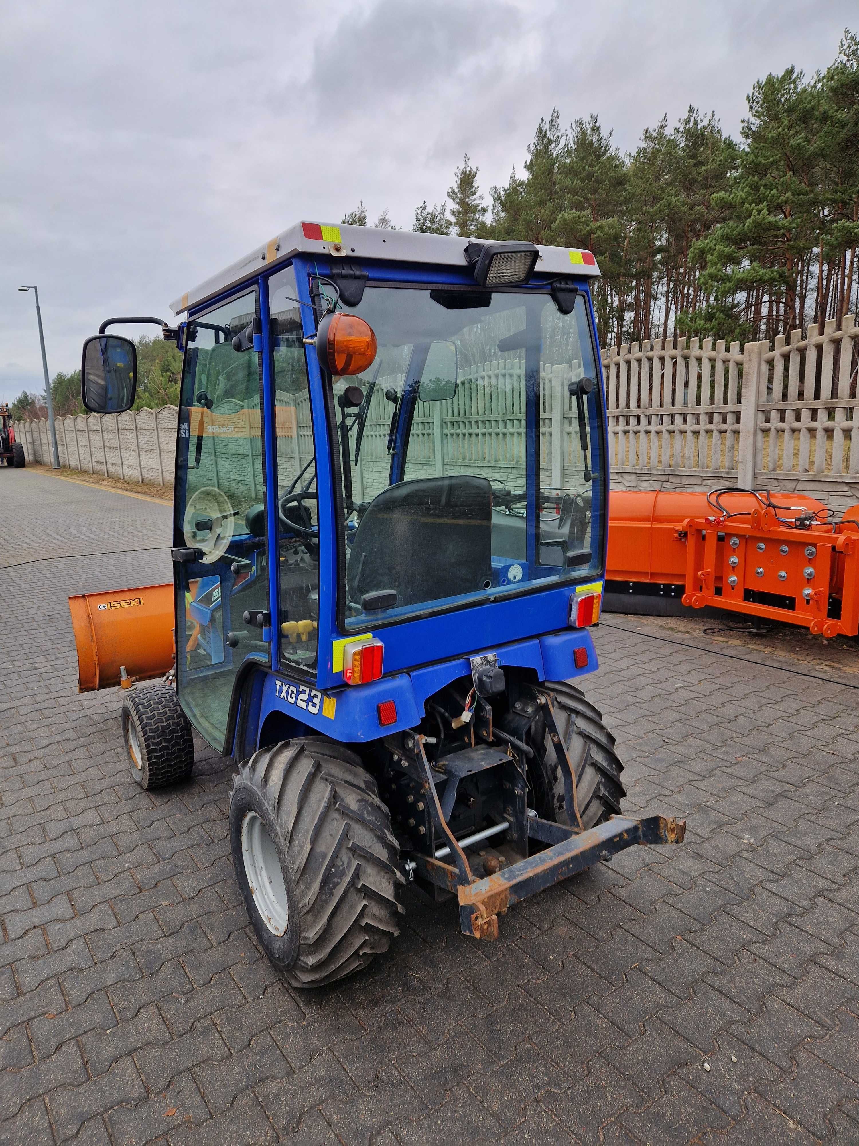 Traktorek Iseki z pługiem do śniegu Kubota Yanmar