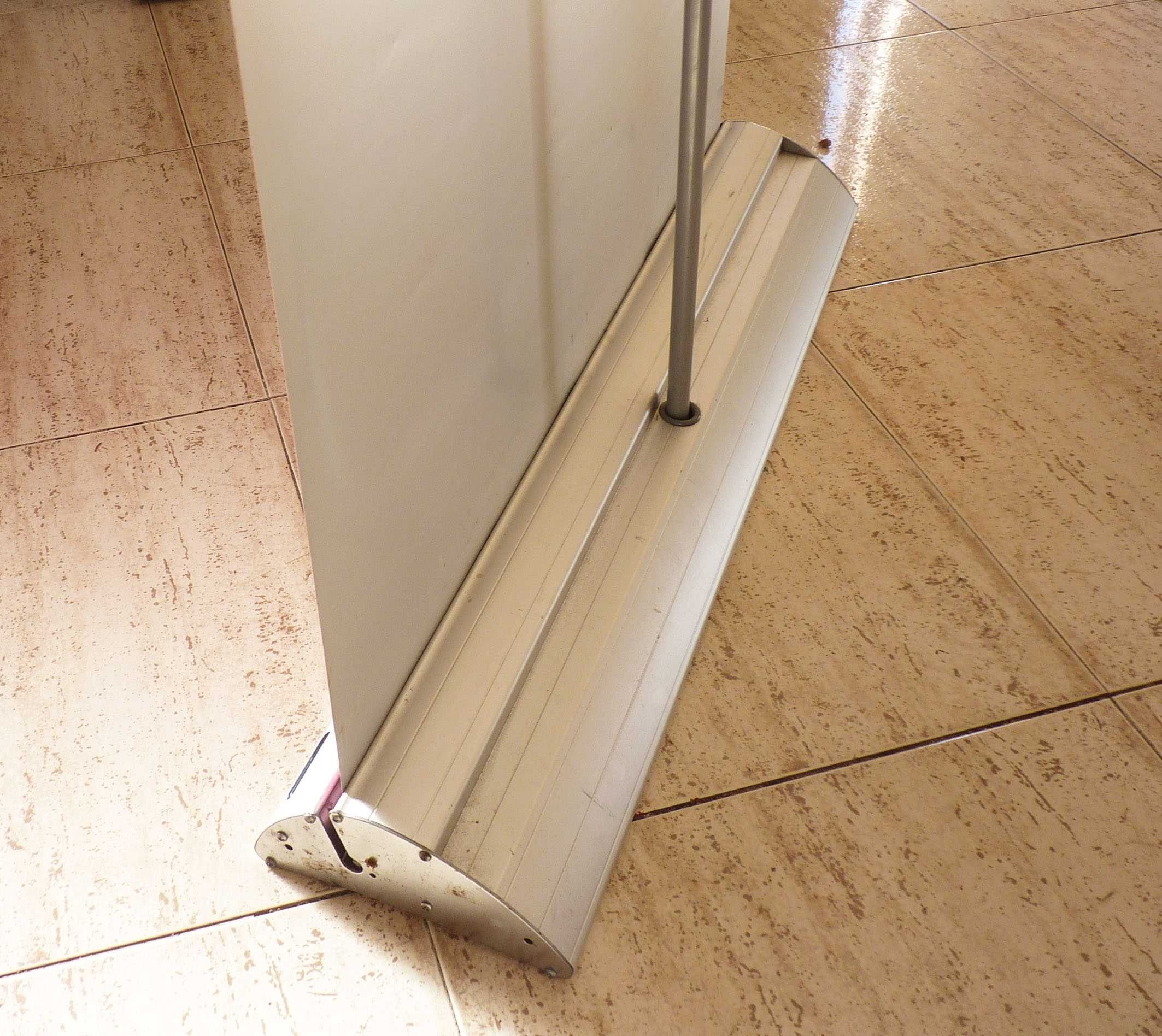Expositores para feiras, Roll-up e stands