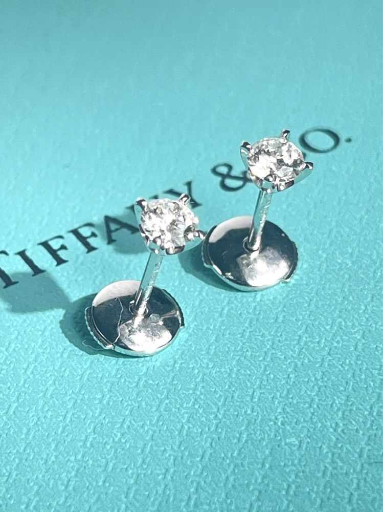 Золотые Серьги TIFFANY на гильотинах с бриллиантами 0.60 карат.