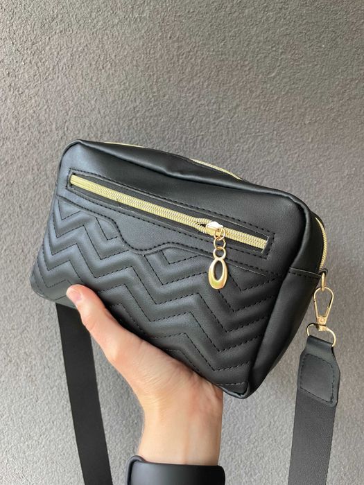 Czarna torebka na ramię