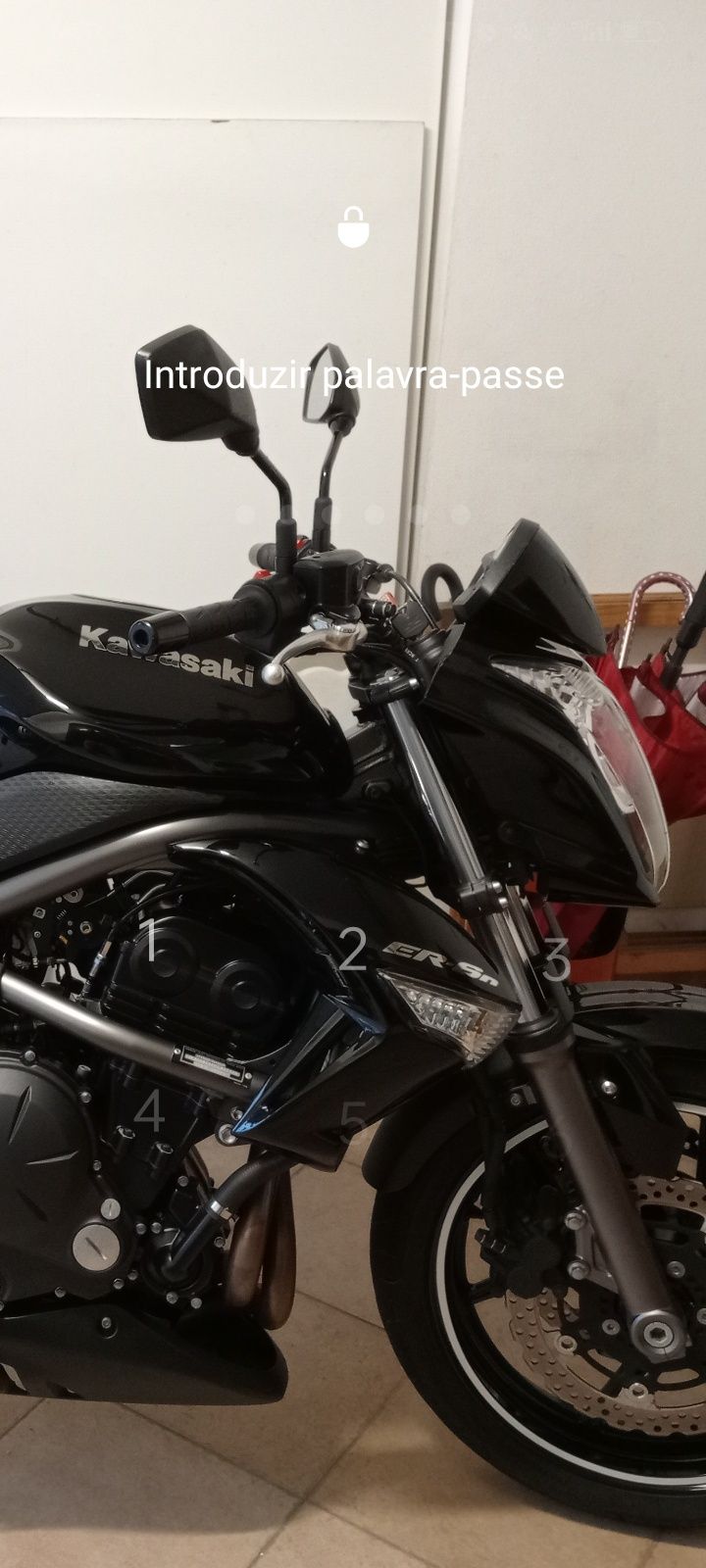 Moto muito nova.