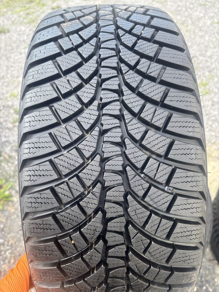 Komplet opon zimowych 225/45 R17 kumho