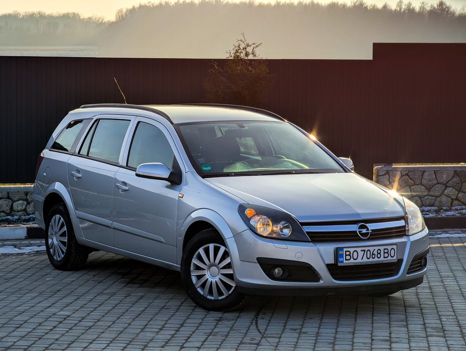 Опель астра h.