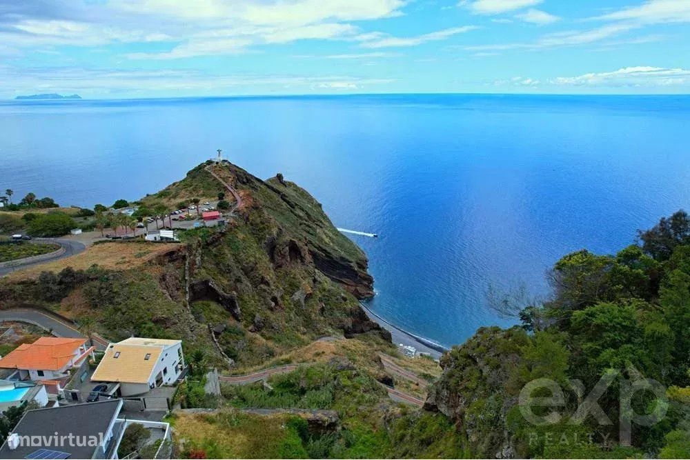 Lote de Terreno para Venda em GARAJAU - Frente ao Mar com Baixa Altitu