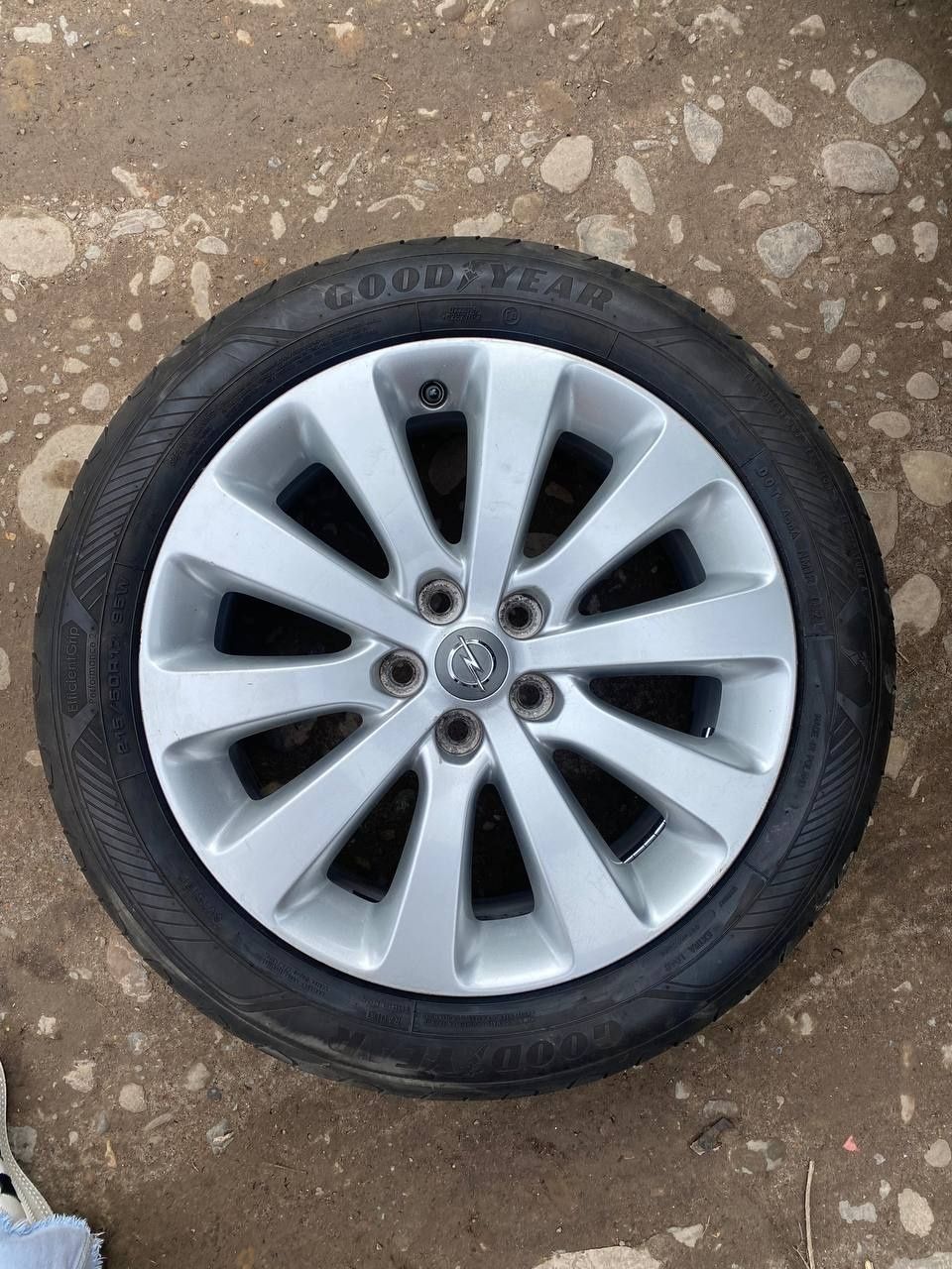 Продам диски на Опель Астра j  R17