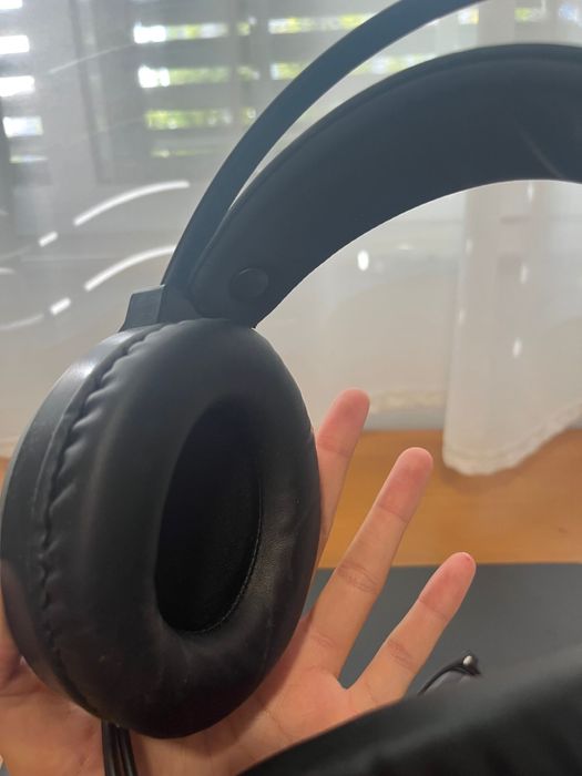 Headphones KROM com microfone