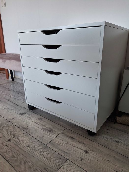 Komoda na kółkach ikea alex