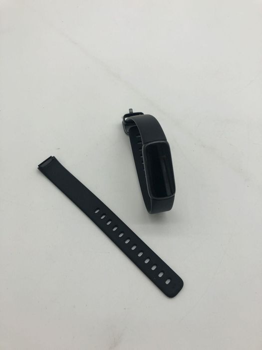 Fitbit Luxe Tracker Zdrowia i Fitness z Premium Czarny do 5 dni pracy