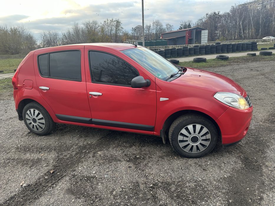 Dacia Sandero 1.4 , 2009 рік