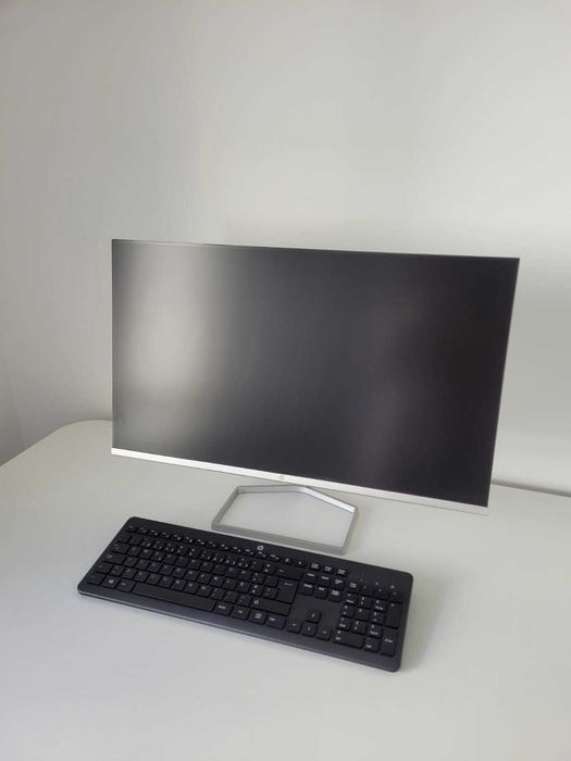 Monitor HP M27fw FHD em Perfeito Estado com teclado incluído
