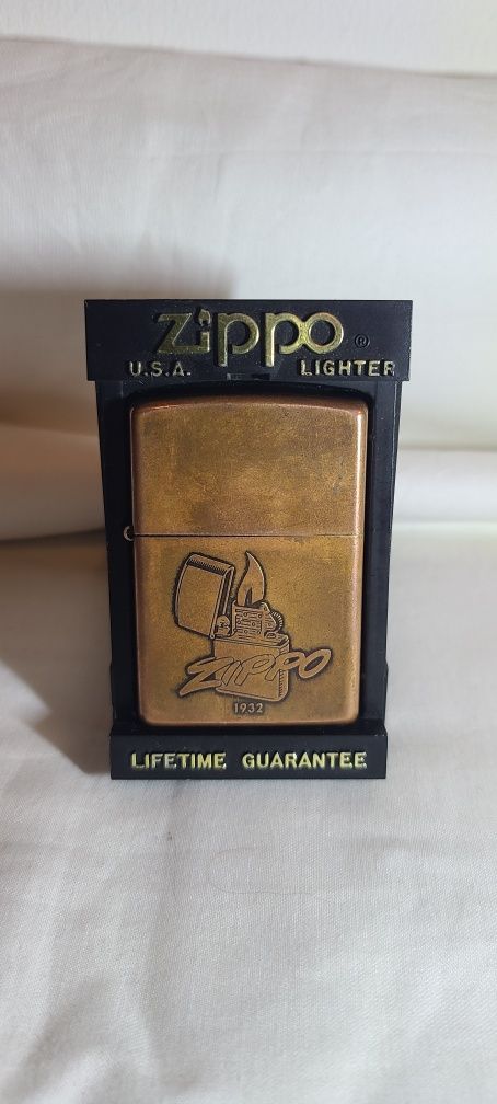 Zippo зажигалка.