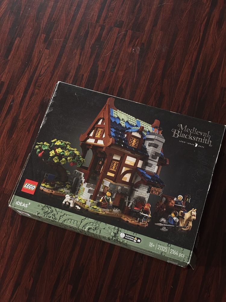 Конструктор Лего LEGO Ideas Blacksmith середньовічна кузня 2164 деталі