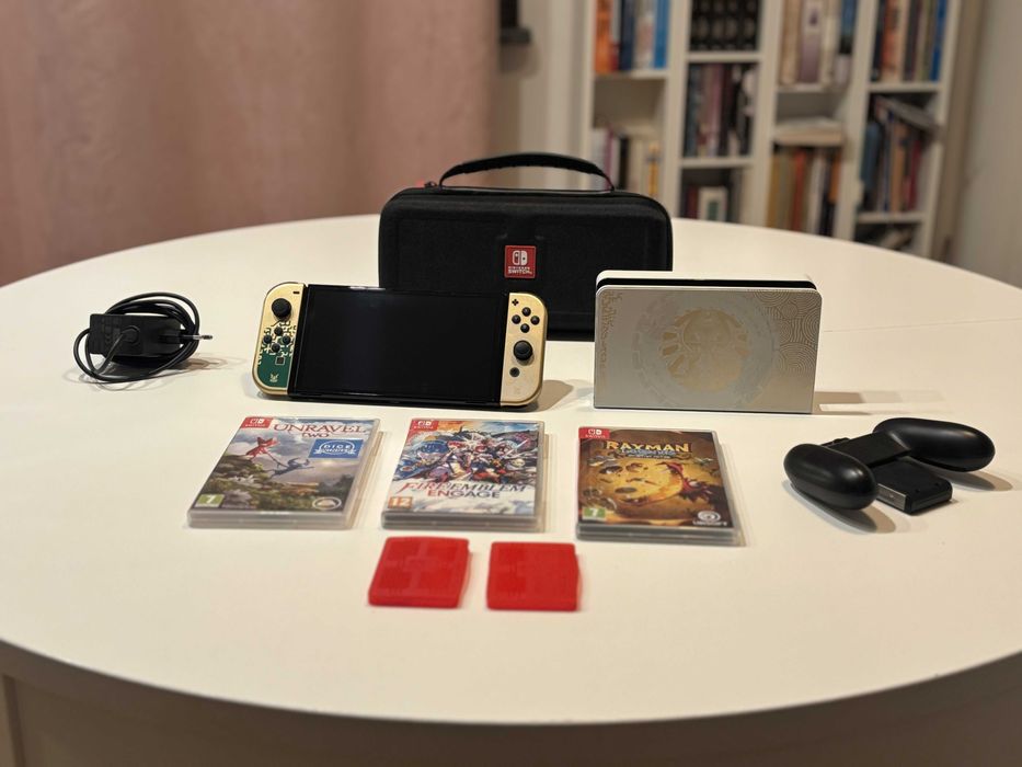 NINTENDO Switch OLED etui 4 gry stan bdb