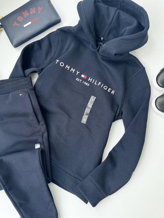 Костюм томмy . Новый .