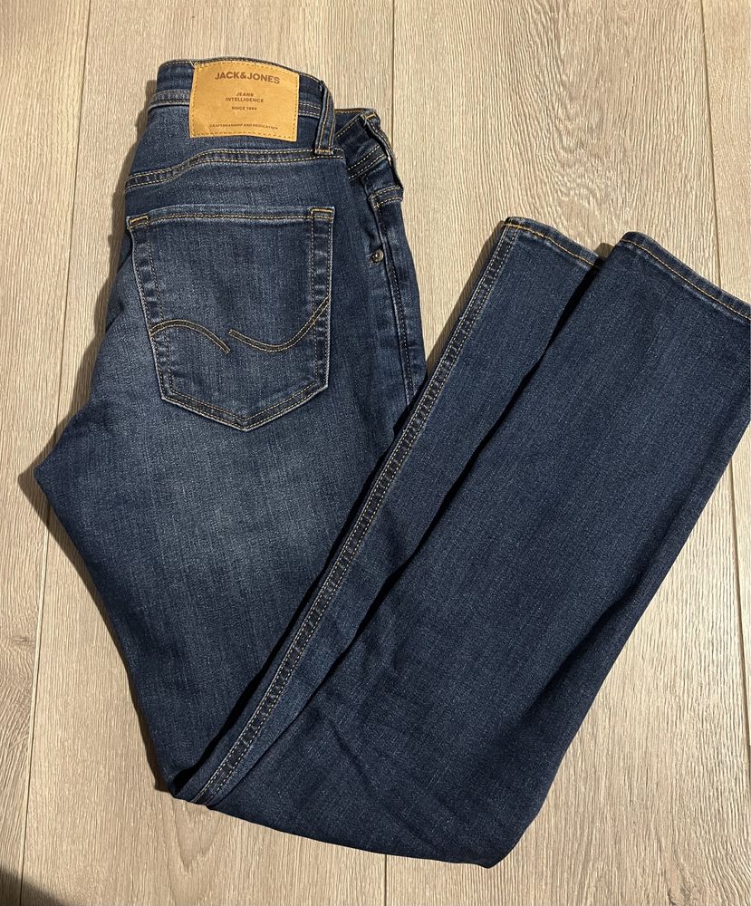 Spodnie Jack & Jones jeansy slim
