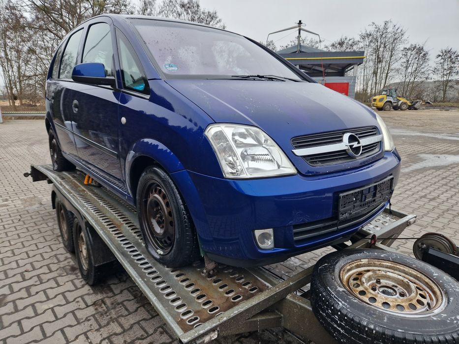 Lampa przednia części Opel Meriva 1.7cdti