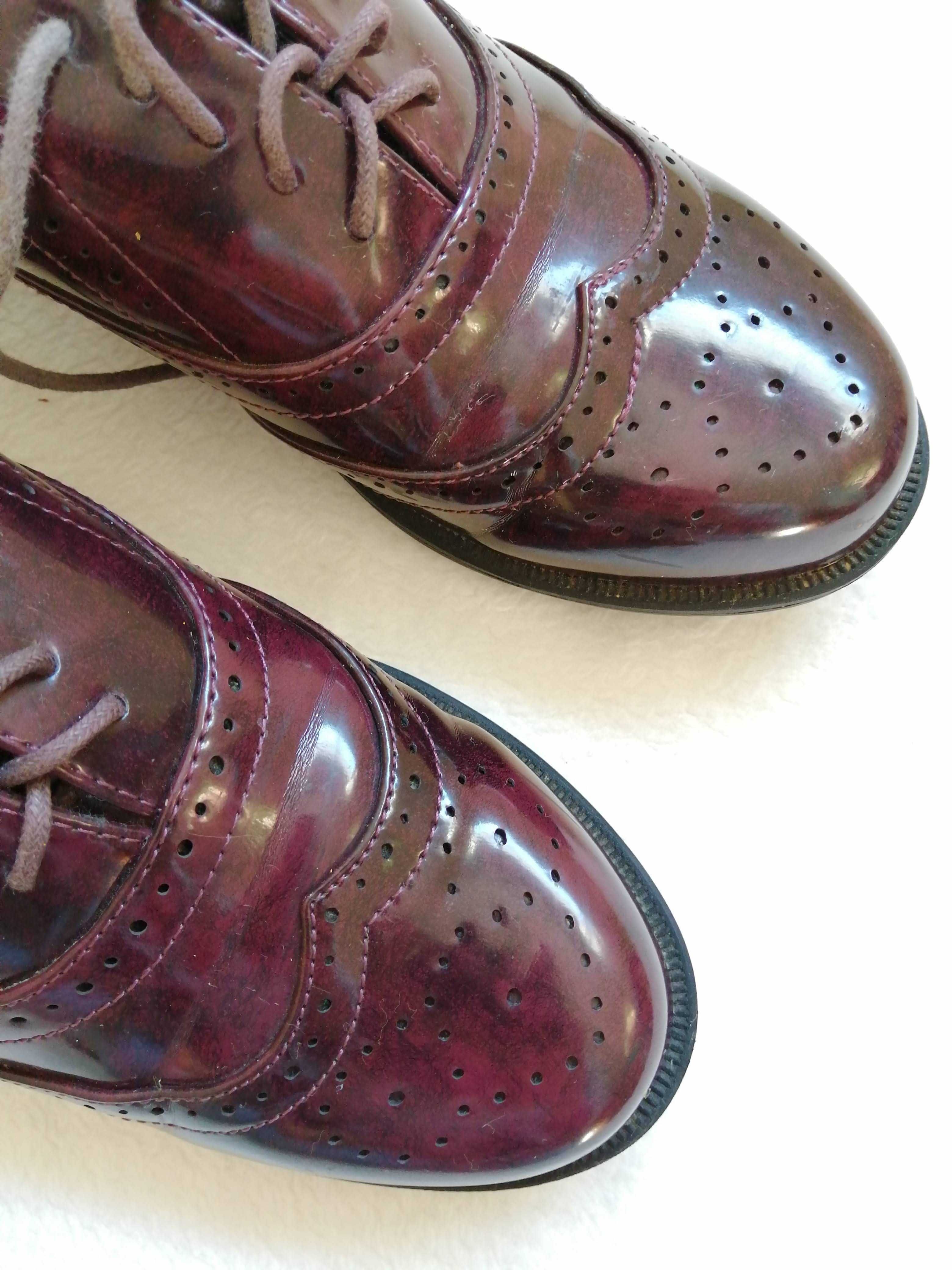Sapato verniz bordeaux estilo Oxford 36