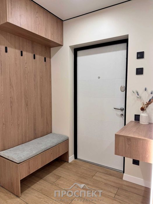 Квартира з новим ремонтом в центрі міста з автономним опаленням