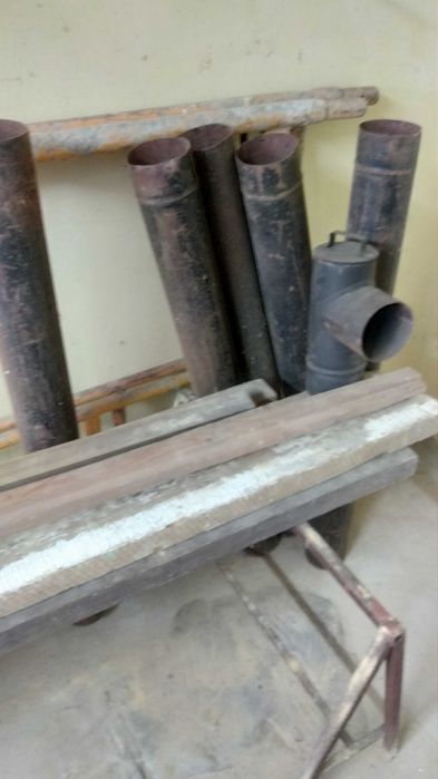 Salamandra em ferro fundido, antiga.