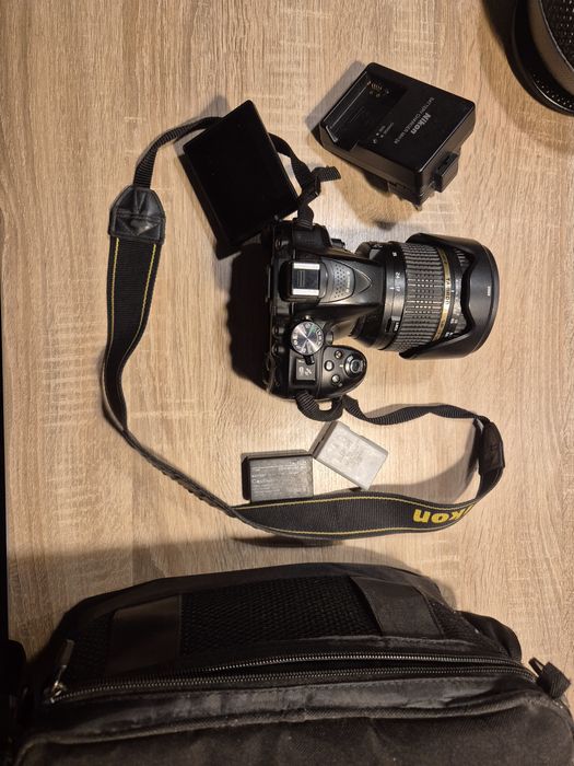Nikon d5300 plus tamron 17-50 plus 3 Aku plus torba