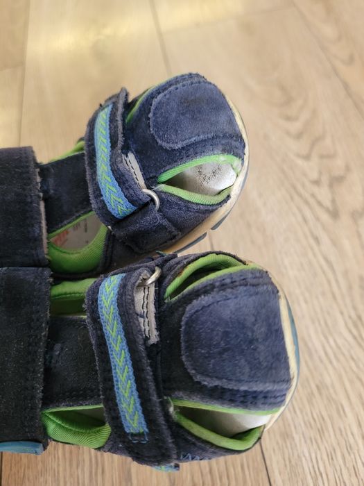 Sandały skórzane superfit 23