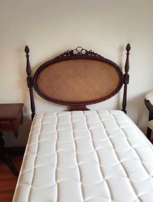 Colchão cama de solteiro como novo