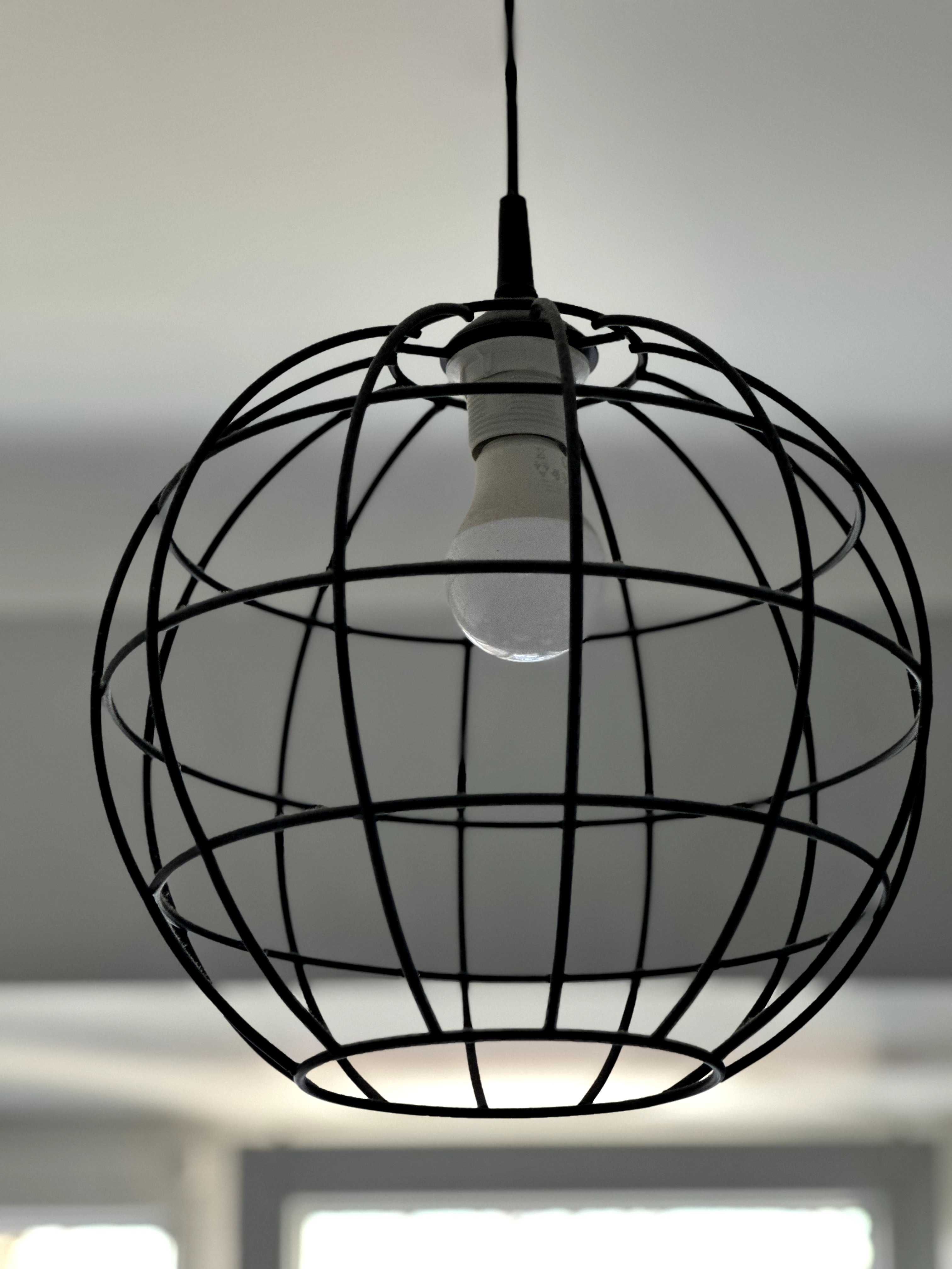Sprzedam 2 lampy wiszące w super stanie
