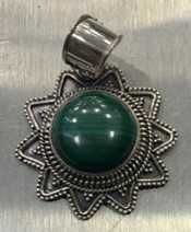 Pendentes em prata e Malaquita