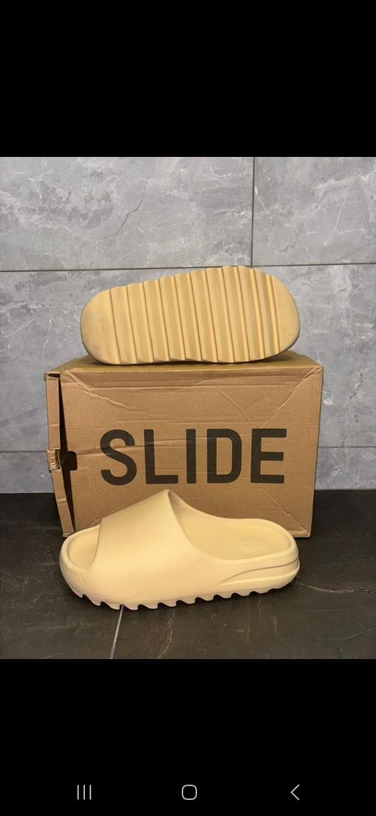 YEEZY SLIDE  Dessan rozmiar -44,5