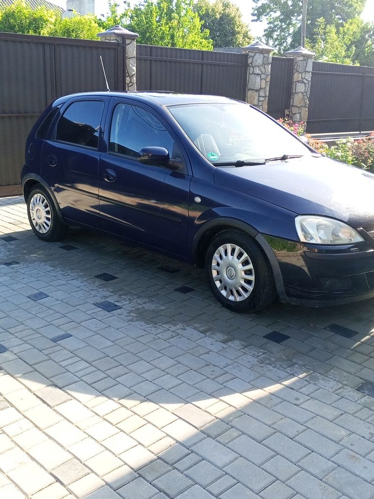 Opel corsa Автомат авто в жіночі руки