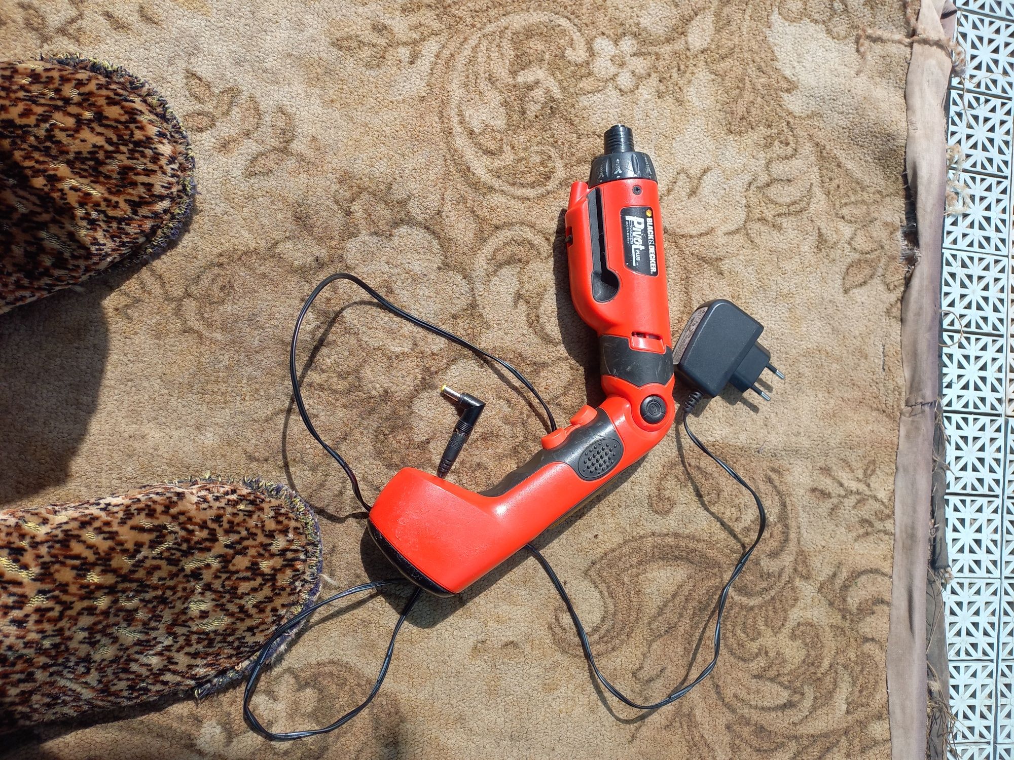 Дрель шуруповёрт аккумуляторный Black Decker Pivot Plus