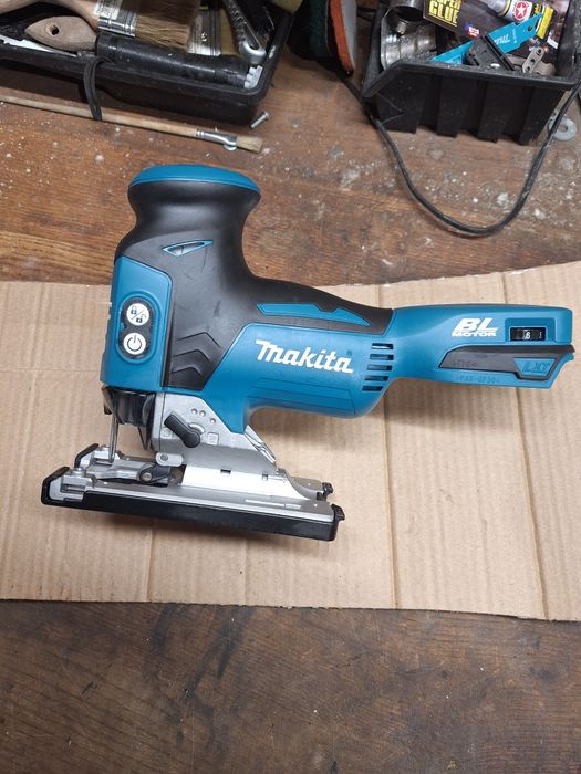 Wyrzynarka Makita DJV181 ***NOWA ***