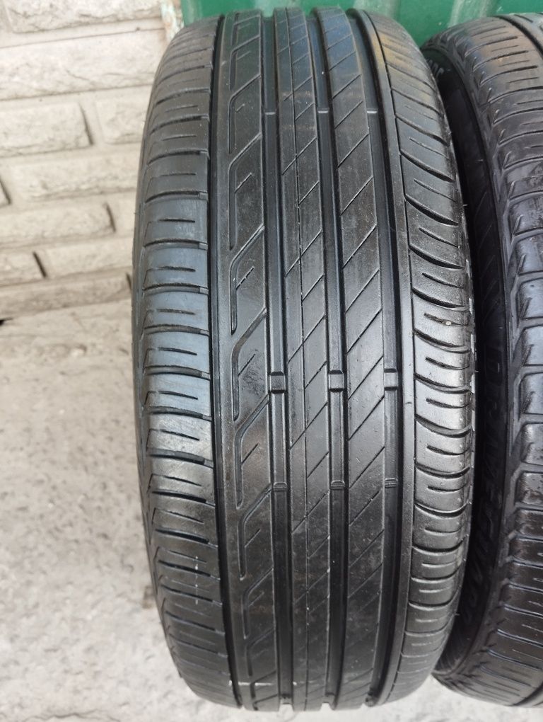 Пара літніх шин Bridgestone 205/60/16