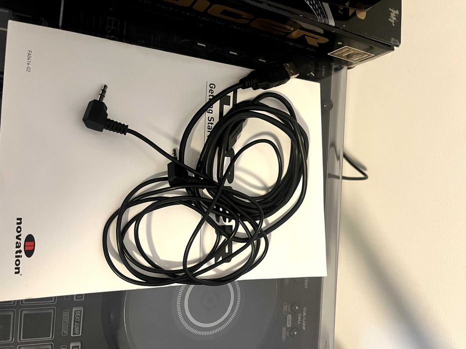 Novation Dicer kontroler midi