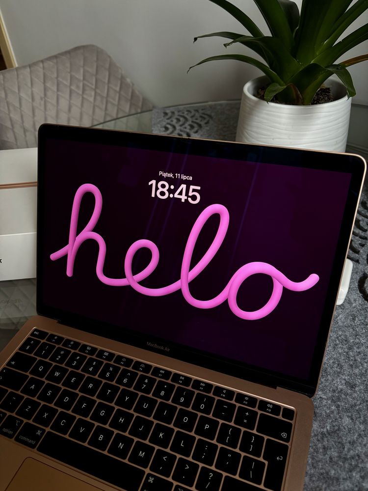 MacBook Air 13” gold