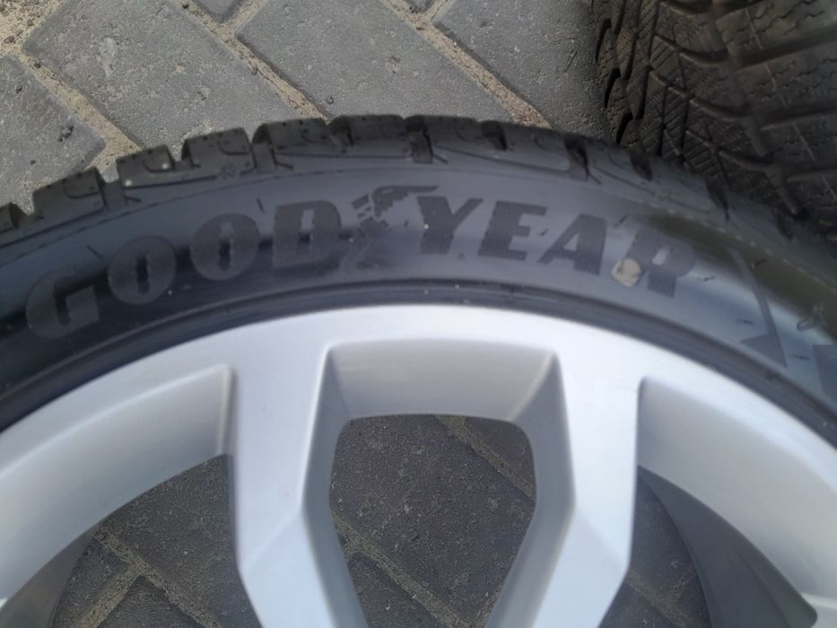 Jak nowe oryginalne 18calowe koła zimowe audi A4 b9 Goodyear 2023 8mm