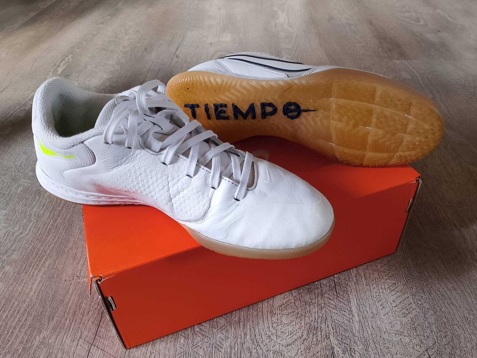 Halówki Nike React Legend Pro IC