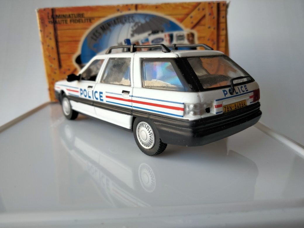 1/43 Renault 21 Nevada "Police" (1989)