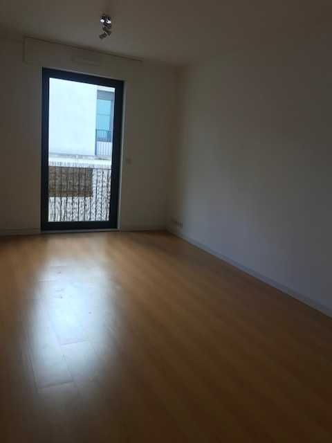 Apartamento T1 recente e inserido em condomínio requintado